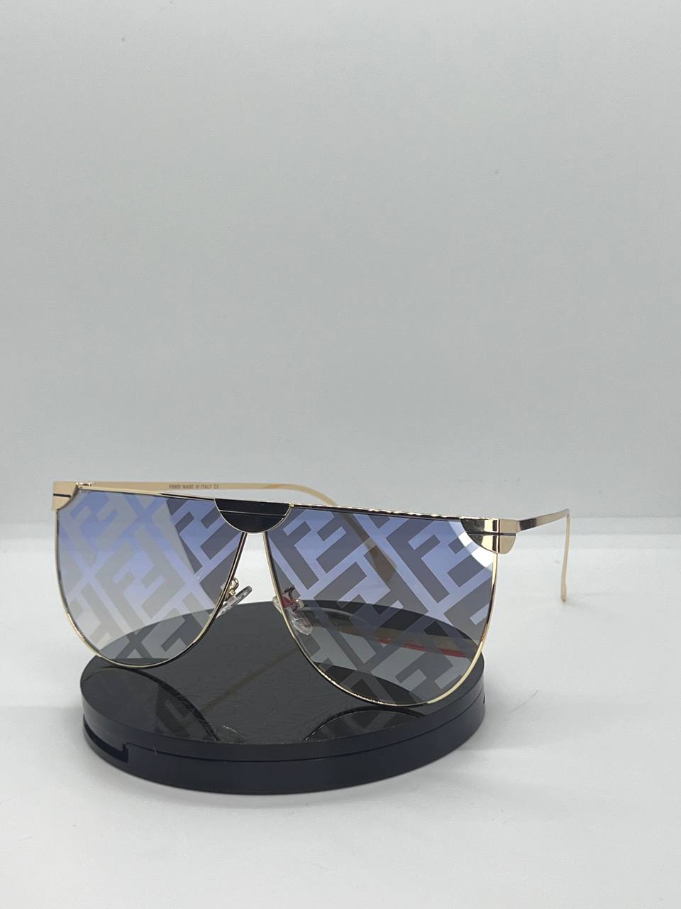 משקפי שמש “Fendi EliteShield״