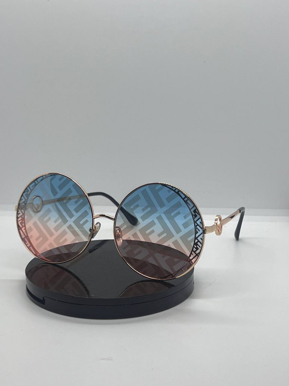 משקפי שמש “Fendi RetroRound