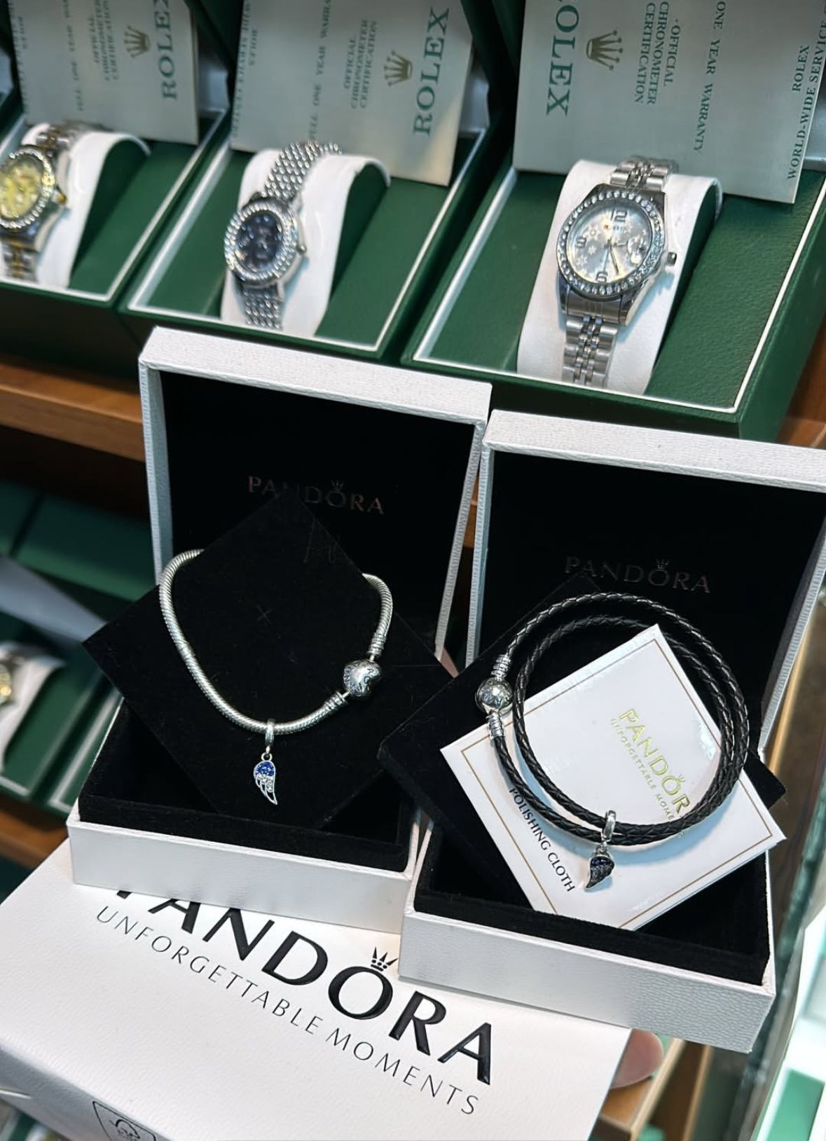 Pandora couple